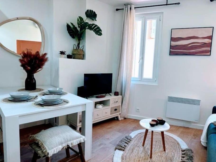 Studio Aux Pieds Des Parfumeries Grasse Exteriör bild